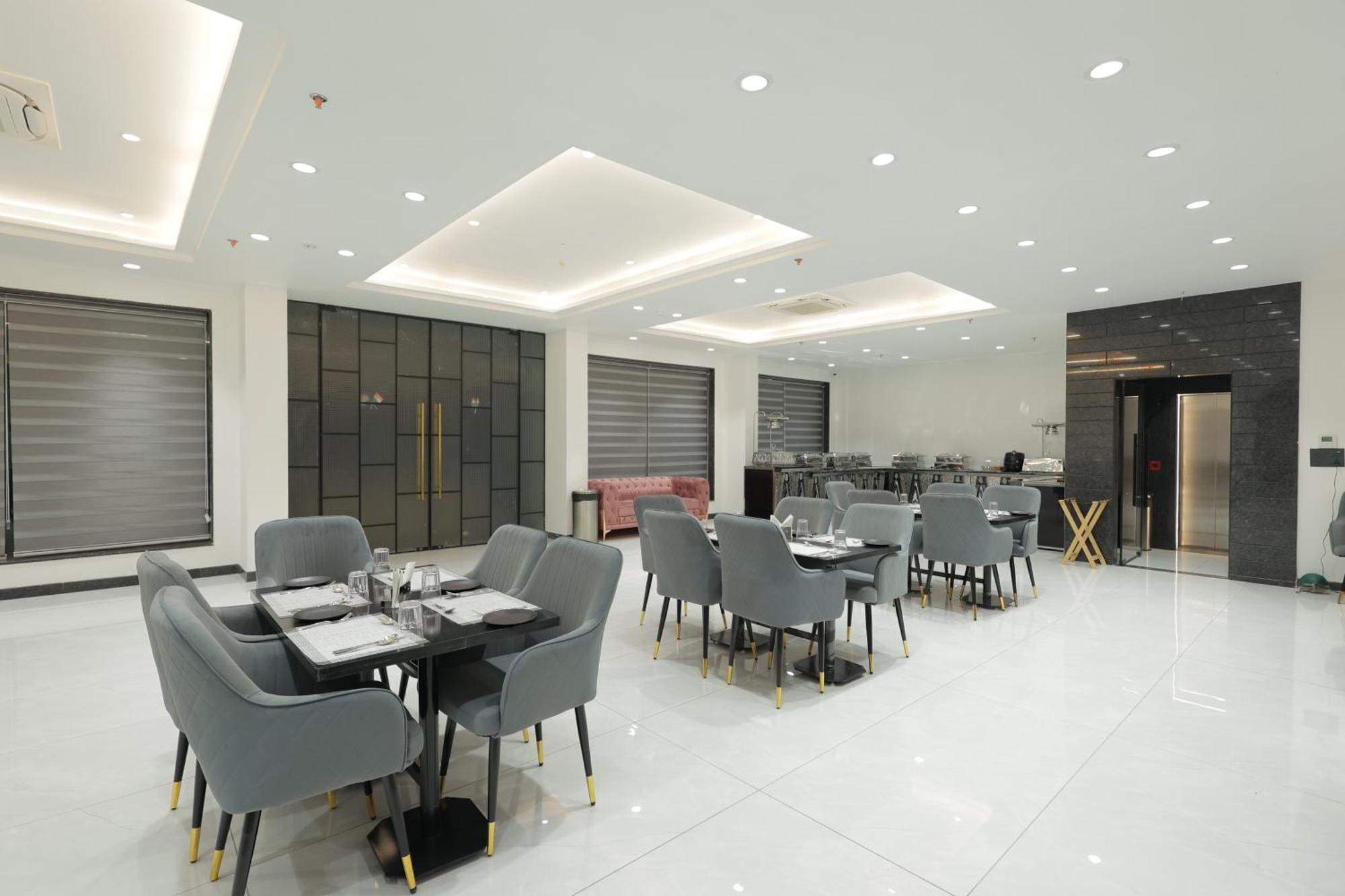 فندق Snj Taj Grand آغْرا المظهر الخارجي الصورة