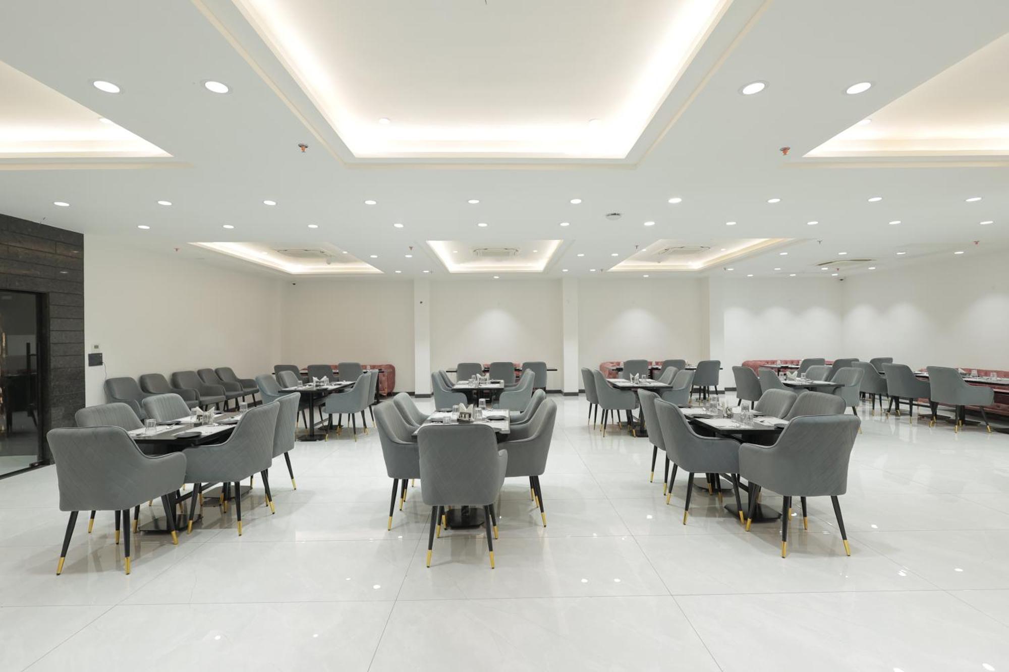فندق Snj Taj Grand آغْرا المظهر الخارجي الصورة